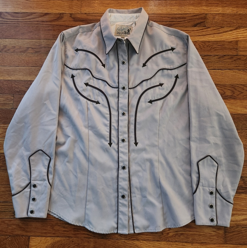 LIKE NEW Women's Roper embroidered Western Pearl Snap Button Up Show Shirt